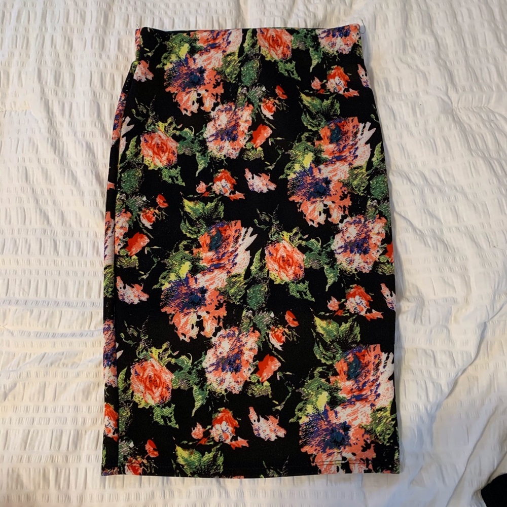 Flower pattern skirt
